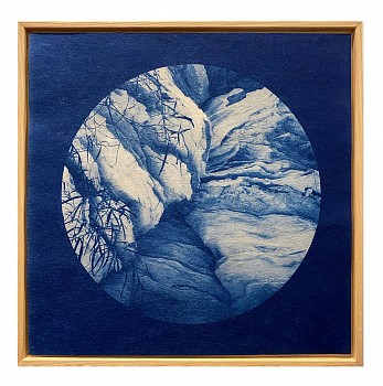 pinholes 2 kristina chan & itamar freed cyanotype 2021 30 x 30 cm
